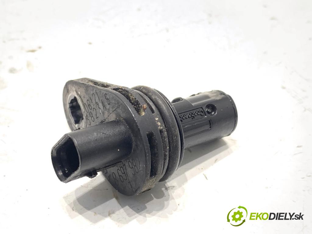 BMW G30 sedan 2021 460 kW M5 Competition 4395 snímač pozice vačkového hřídele 8697982 (Snímač polohy klikového hřídele)