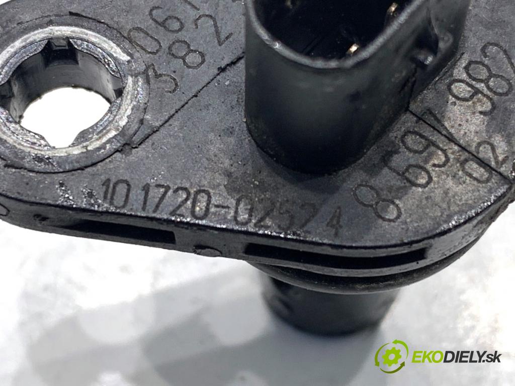 BMW G30 sedan 2021 460 kW M5 Competition 4395 snímač pozice vačkového hřídele 8697982 (Snímač polohy klikového hřídele)