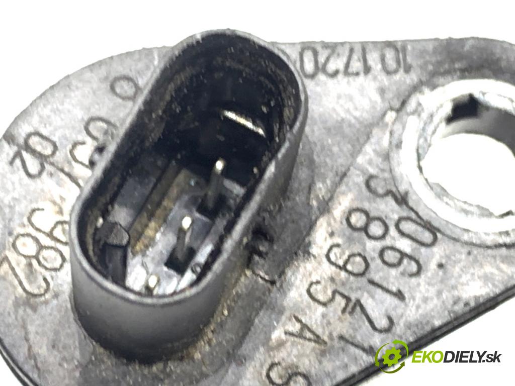 BMW G30 sedan 2021 460 kW M5 Competition 4395 snímač pozice hřídele klikového 8697982 (Snímač polohy klikového hřídele)