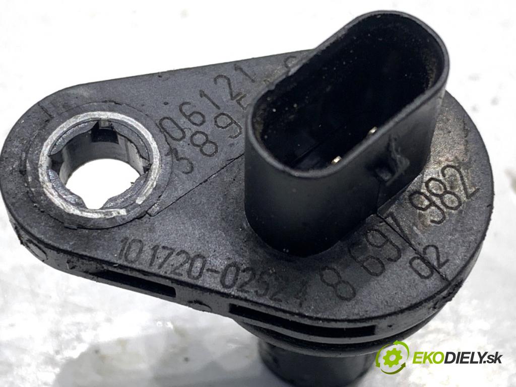 BMW G30 sedan 2021 460 kW M5 Competition 4395 snímač pozice hřídele klikového 8697982 (Snímač polohy klikového hřídele)