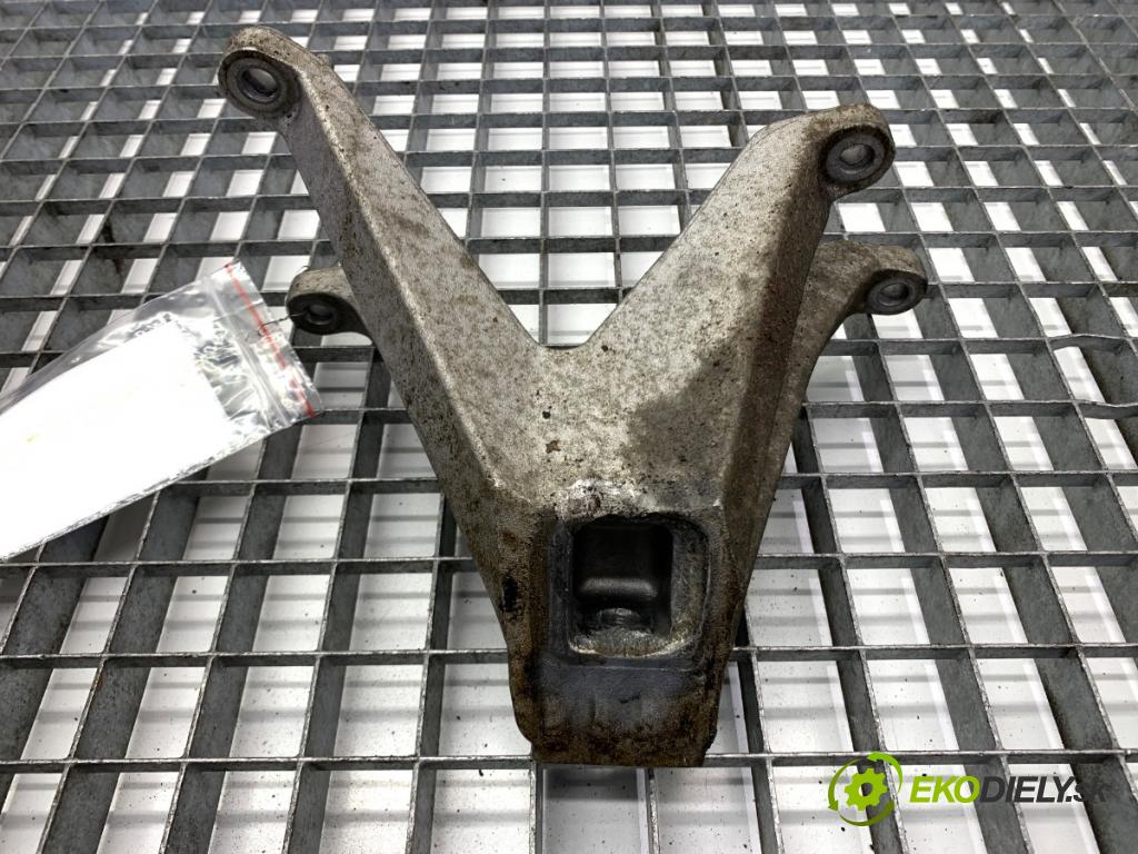 BMW G30 sedan 2021 460 kW M5 Competition 4395 Držiak Motor 7853647