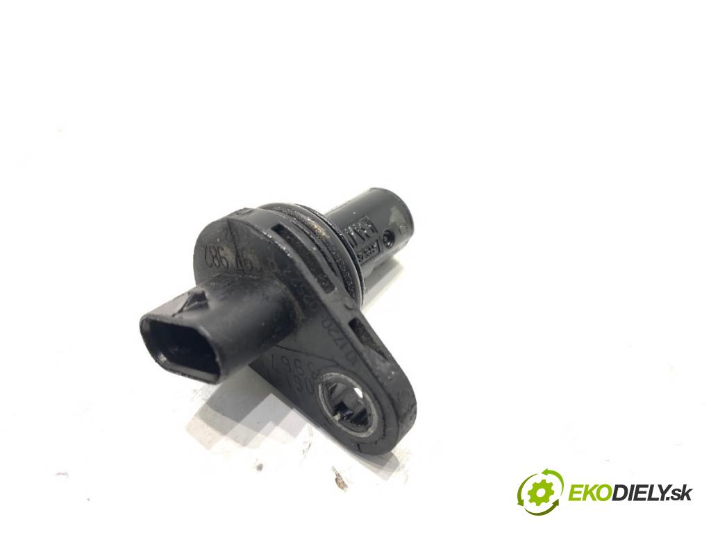 BMW G30 sedan 2021 460 kW M5 Competition 4395 snímač pozice vačkového hřídele 8697982 (Snímač polohy klikového hřídele)