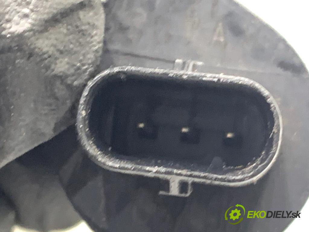 BMW G30 sedan 2021 460 kW M5 Competition 4395 snímač pozice vačkového hřídele 8697982 (Snímač polohy klikového hřídele)