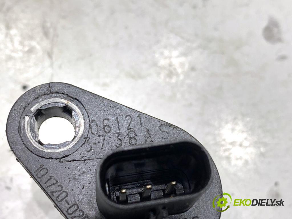 BMW G30 sedan 2021 460 kW M5 Competition 4395 snímač pozice vačkového hřídele 8697982 (Snímač polohy klikového hřídele)