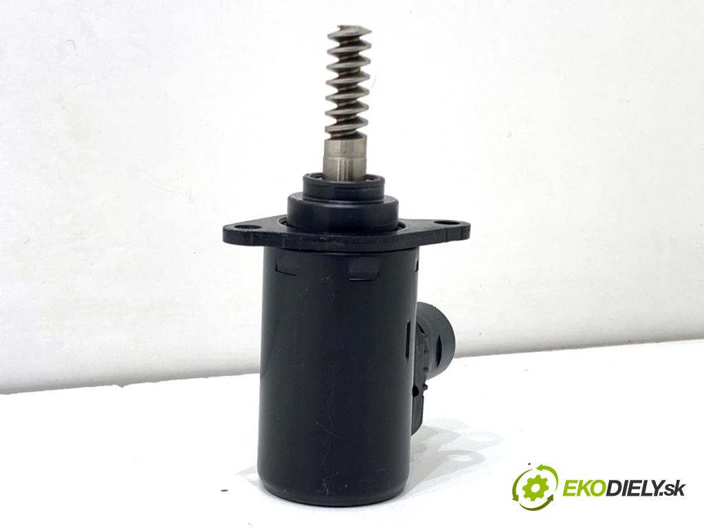 BMW G30 sedan 2021 460 kW M5 Competition 4395 Nastavovač VALVETRONIC 7631574