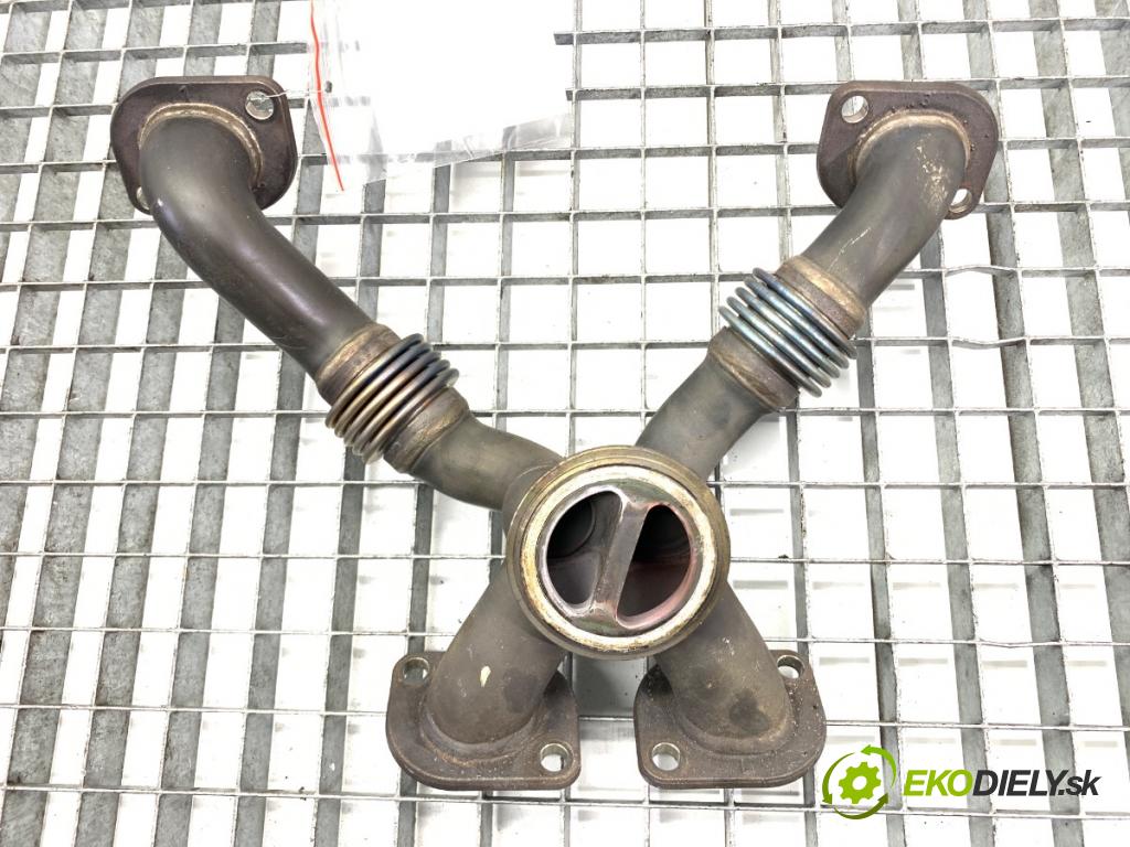 BMW G30 sedan 2021 460 kW M5 Competition 4395 Potrubie VYČERPAT: 10218010 (Výfukové potrubie)