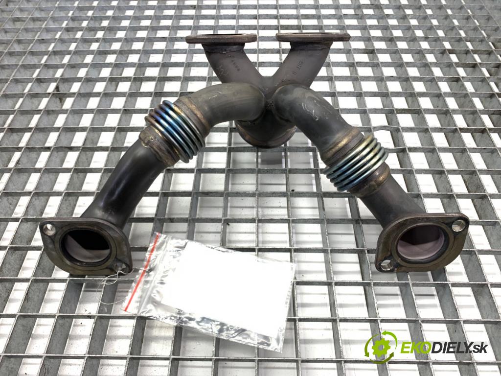 BMW G30 sedan 2021 460 kW M5 Competition 4395 potrubí VYČERPAT: 10218010 (Výfukové potrubí)