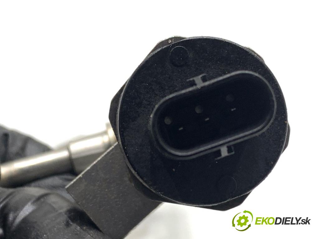 BMW G30 sedan 2021 460 kW M5 Competition 4395 lišta vstřikovací 7852402 (Vstřikovací lišta)