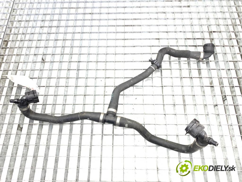 BMW G30 sedan 2021 460 kW M5 Competition 4395 Rúra vody 7856738