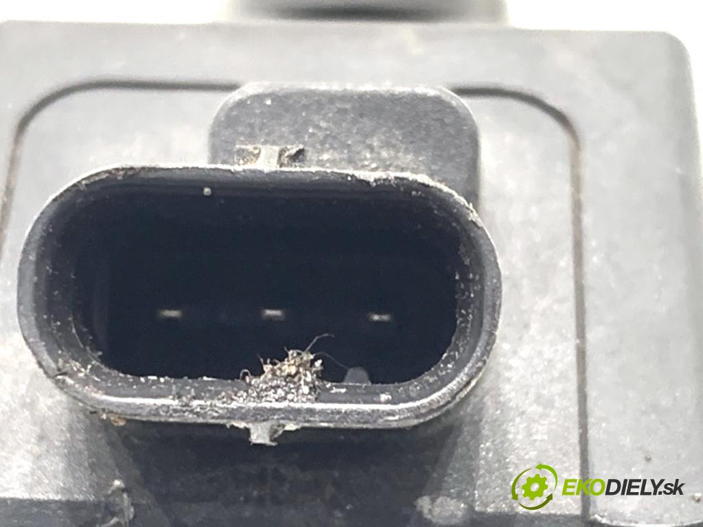 BMW G30 sedan 2021 460 kW M5 Competition 4395 cívka zapalovací 8692611 (Zážehová cívka)