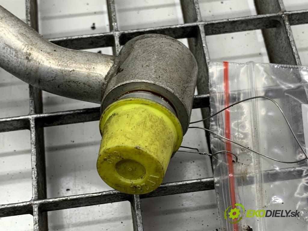 BMW G30 sedan 2021 460 kW M5 Competition 4395 Rúrka oleja 8094806