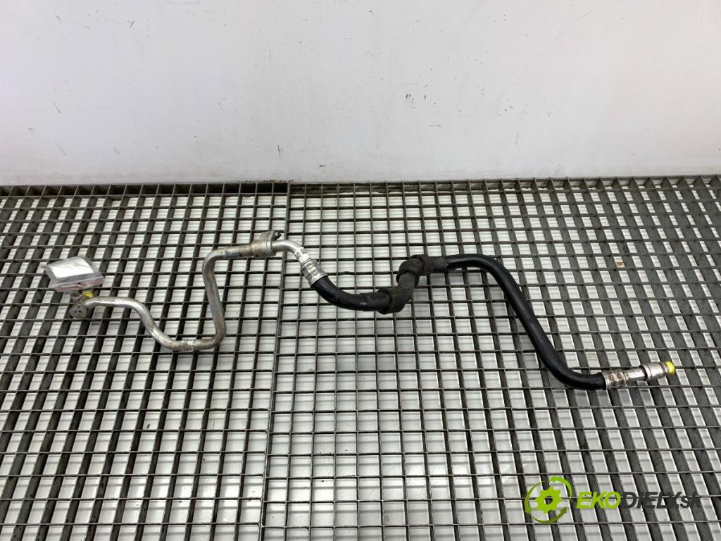 BMW G30 sedan 2021 460 kW M5 Competition 4395 Rúrka oleja 8094809