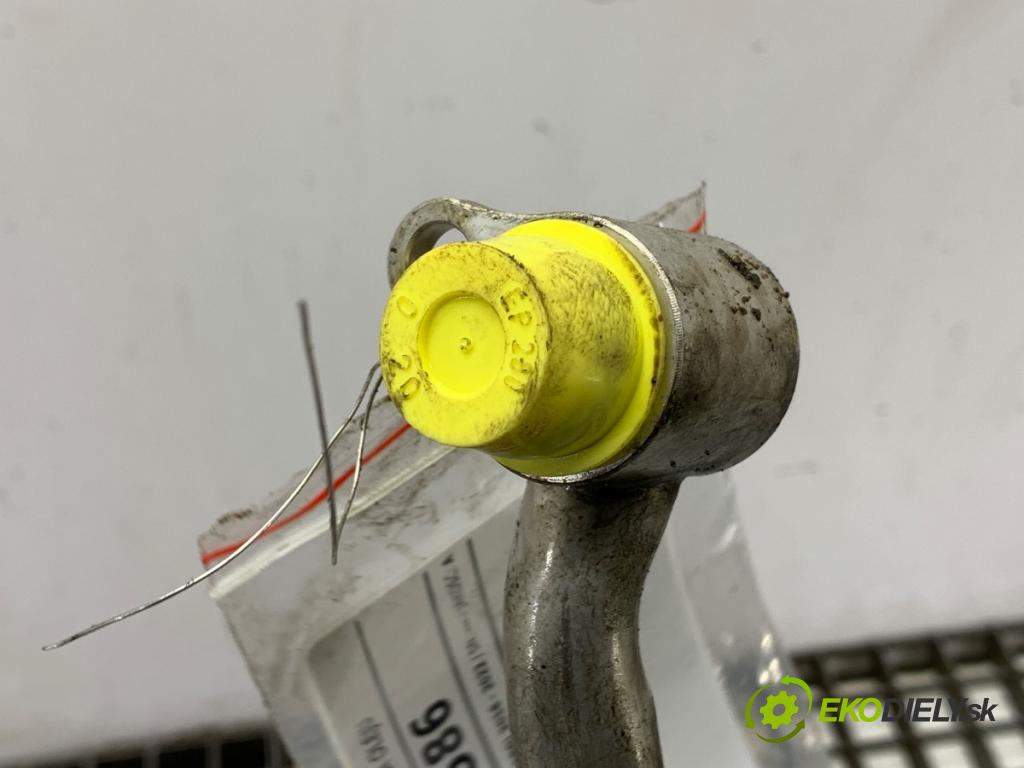 BMW G30 sedan 2021 460 kW M5 Competition 4395 Rúrka oleja 8094809