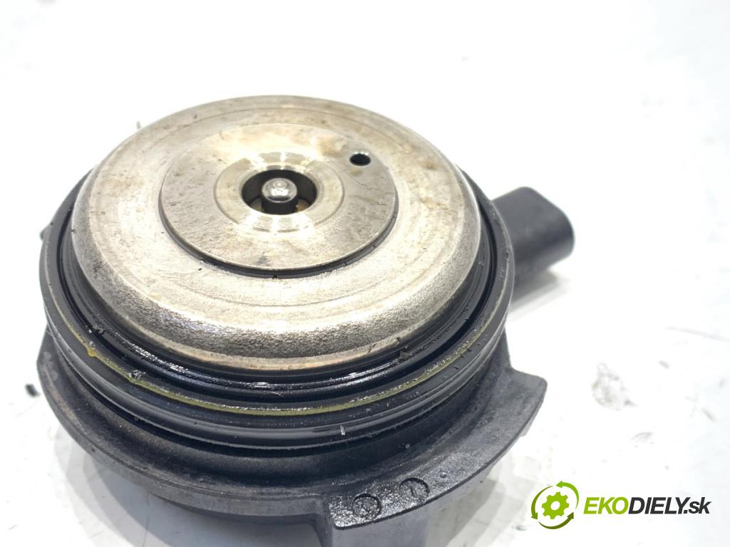 BMW G30 sedan 2021 460 kW M5 Competition 4395 nastavovač časování 7614288