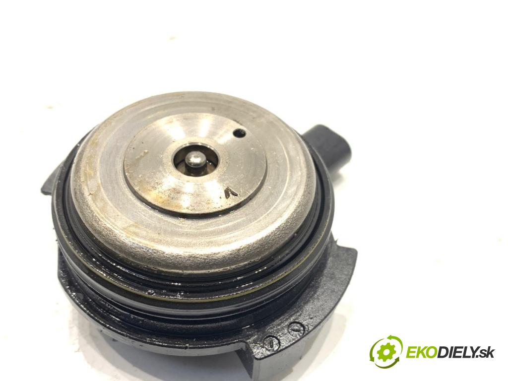 BMW G30 sedan 2021 460 kW M5 Competition 4395 nastavovač časování 7614288