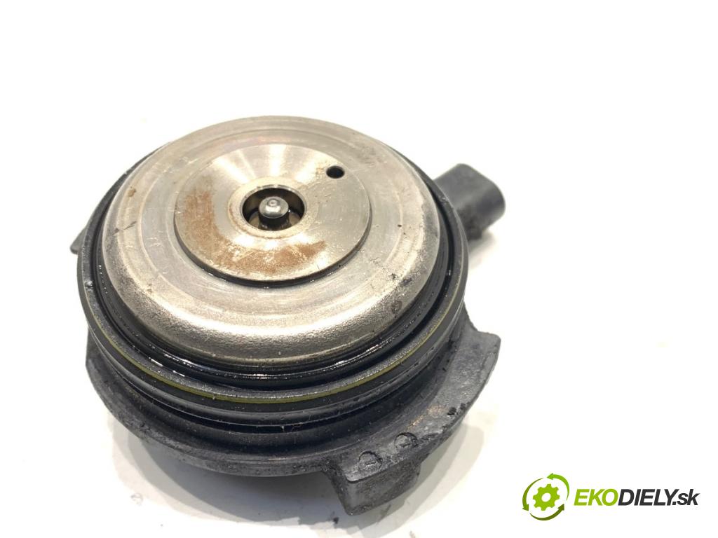 BMW G30 sedan 2021 460 kW M5 Competition 4395 nastavovač časování 7614288