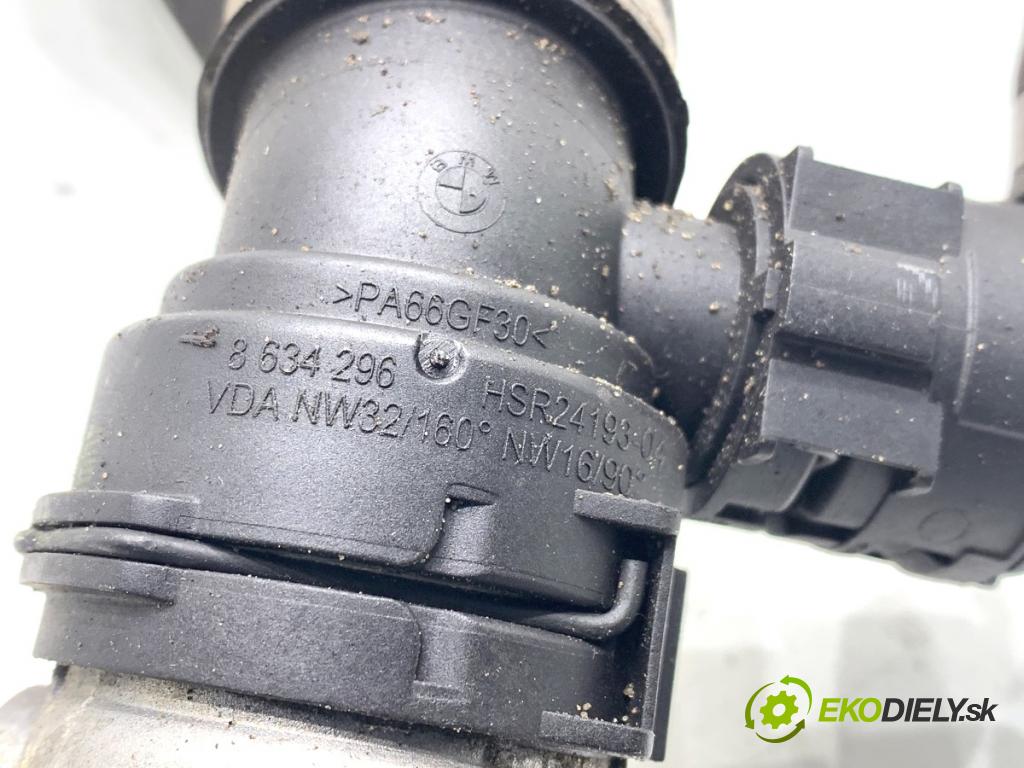 BMW G30 sedan 2021 460 kW M5 Competition 4395 Obal termostatu 7586885 (Obal (príruba) termostatu)