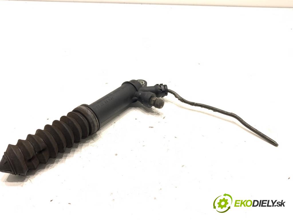 AUDI A5 8T coupe 2008 176 kW 3.0 TDI quattro 2967 spojkový válec motorek spojky 8K0721257A (Spojkový válec)