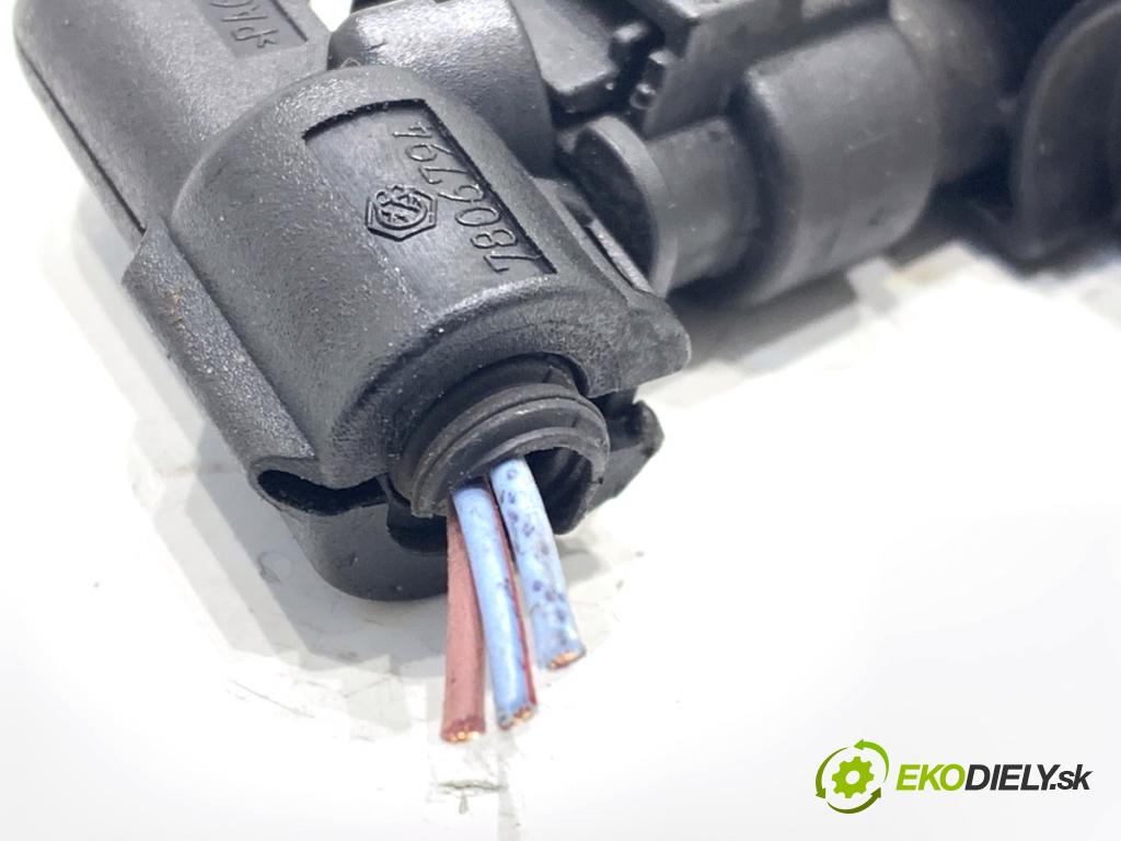 AUDI A5 8T coupe 2008 176 kW 3.0 TDI quattro 2967 snímač pozice hřídele klikového 059906433C (Snímač polohy klikového hřídele)