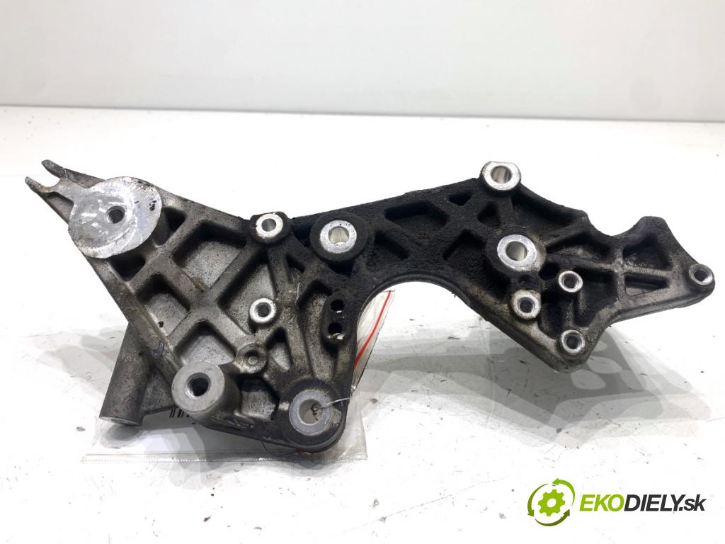 AUDI A5 8T coupe 2008 176 kW 3.0 TDI quattro 2967 držák pumpy vstřikovací 059130147P