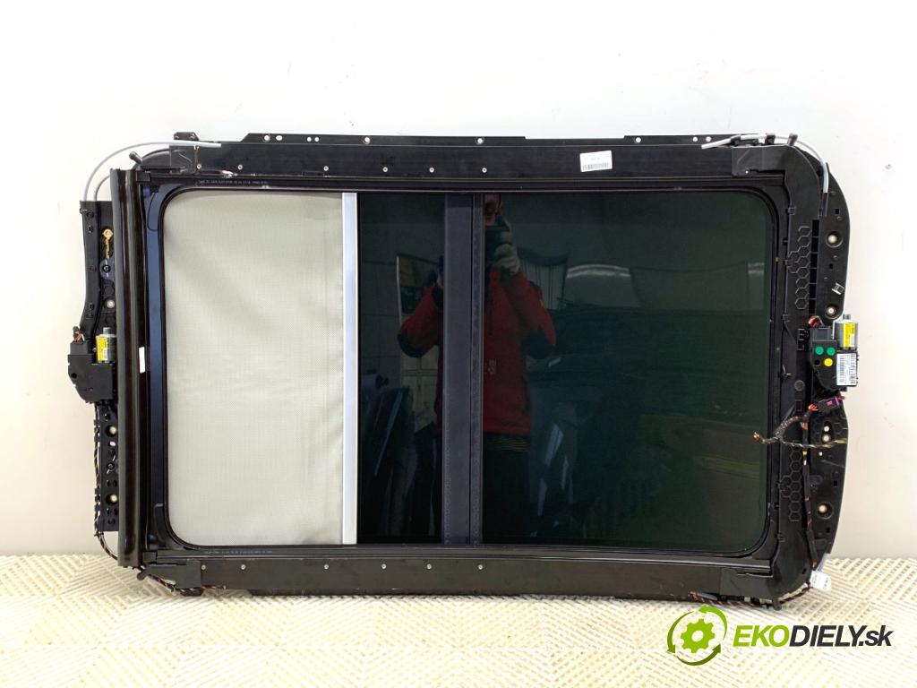 VW PASSAT B7 Kombi 2012 100 kW 2.0 TDI 1968 strešné okno 515717703