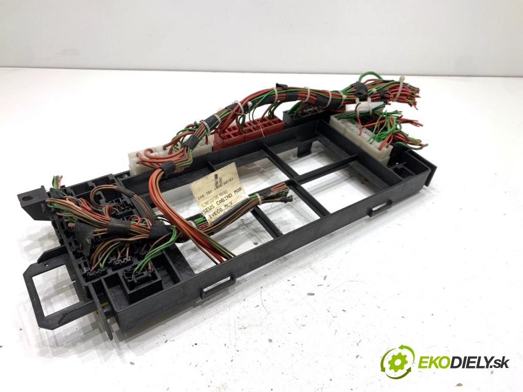 IVECO STRALIS I Platforma / podwozie 2005 353 kW AS 260S48 353 kW [480 KM] olej napędowy 2002 - 2022 12880 skříňka poistková 500396901 (Pojistková skříňka)