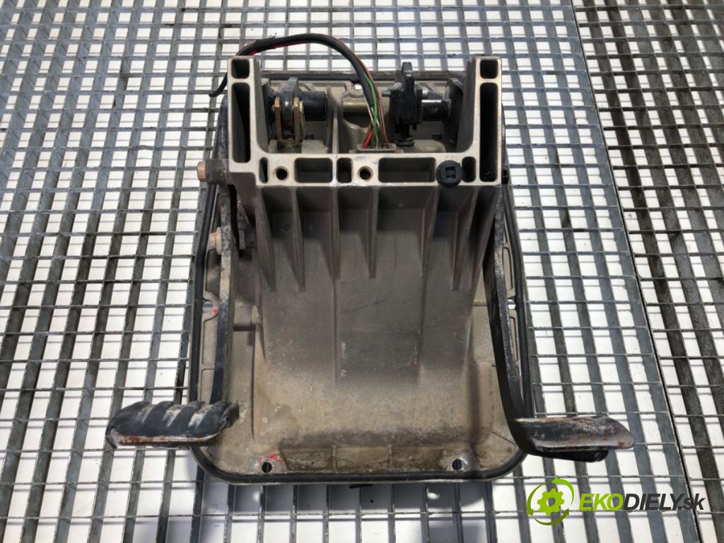 IVECO STRALIS I Platforma / podwozie 2005 353 kW AS 260S48 353 kW [480 KM] olej napędowy 2002 - 2022 12880 PEDÁL: 41211429 (Potenciometer plynového pedálu)