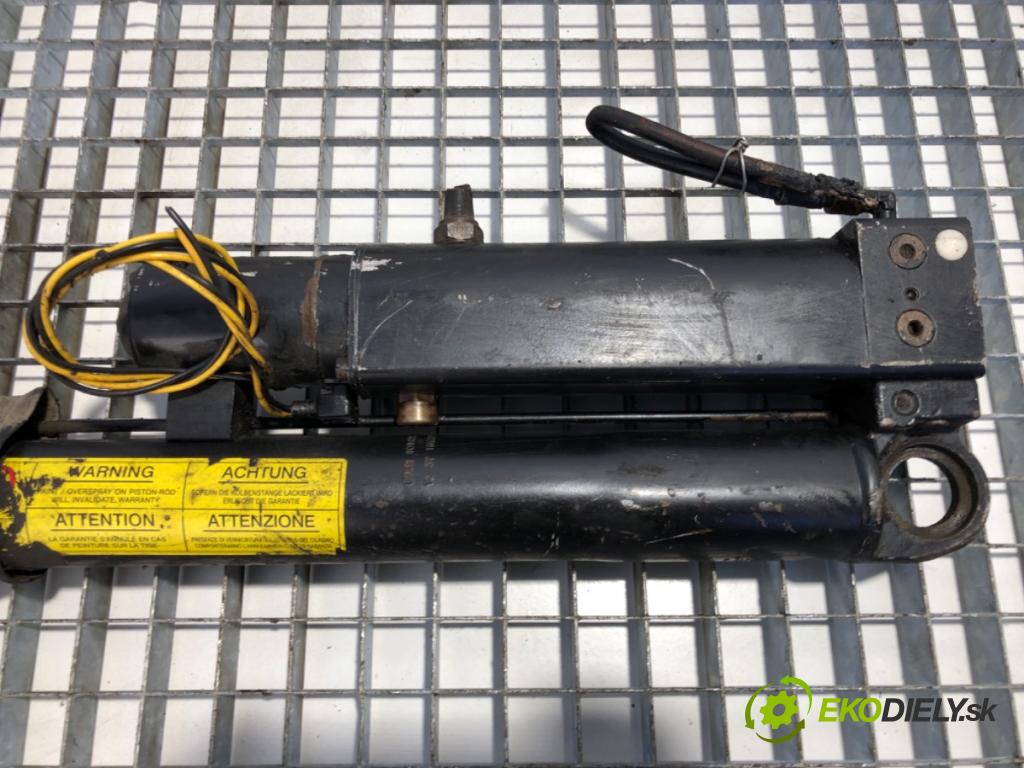 IVECO STRALIS I Platforma / podwozie 2005 353 kW AS 260S48 353 kW [480 KM] olej napędowy 2002 - 2022 12880 Teleskop sťahovania kabína