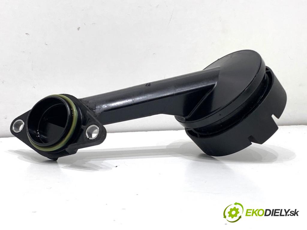 BMW G30 sedan 2021 460 kW M5 Competition 4395 Zátka nádrže oleja 7852476