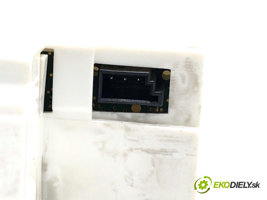 MERCEDES-BENZ W218 Kombi 2016 190 kW CLS 350 d 4-matic (218.994) 2987 Displej A2188270000 (Prístrojová doska)