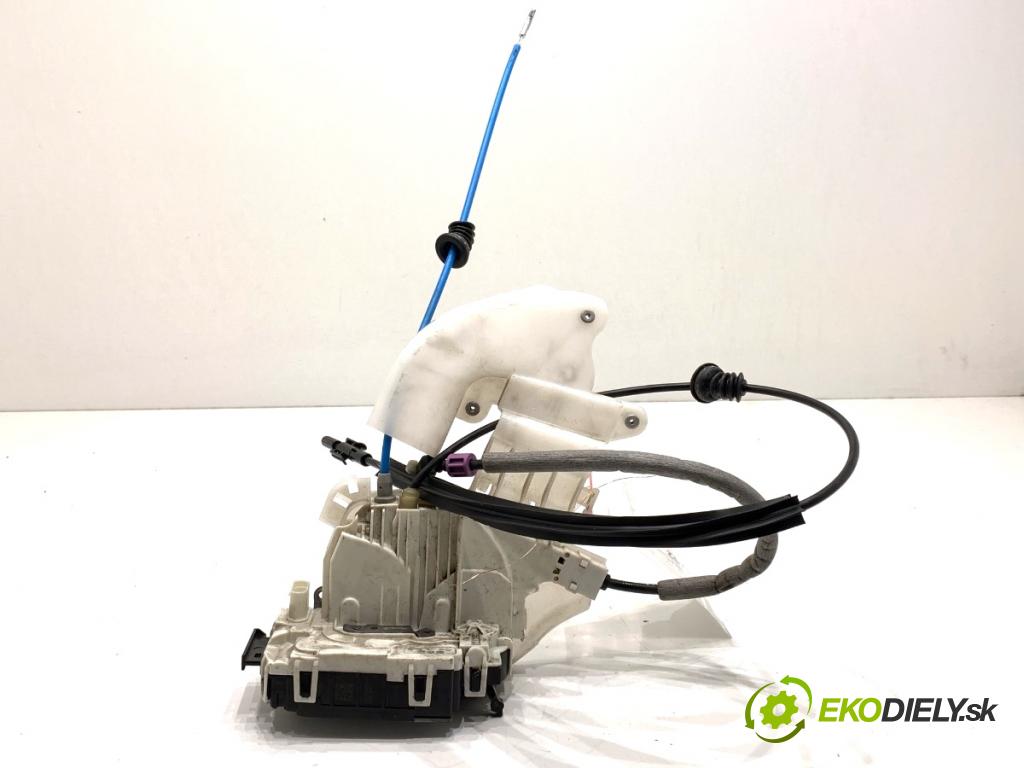 MERCEDES-BENZ W218 Kombi 2016 190 kW CLS 350 d 4-matic (218.994) 2987 zámok Dvere pravy zad A0997300235