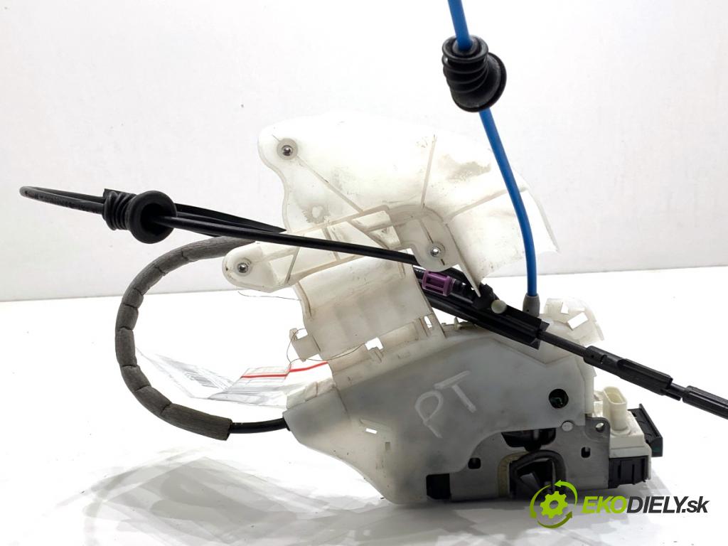 MERCEDES-BENZ W218 Kombi 2016 190 kW CLS 350 d 4-matic (218.994) 2987 zámok Dvere pravy zad A0997300235