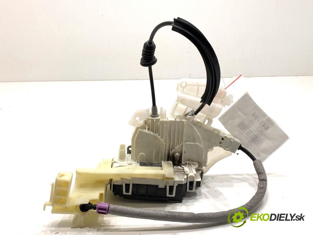 MERCEDES-BENZ W218 Kombi 2016 190 kW CLS 350 d 4-matic (218.994) 2987 zámok Dvere pravy predný A0997200435