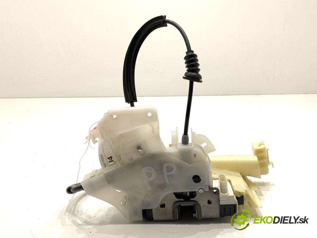 MERCEDES-BENZ W218 Kombi 2016 190 kW CLS 350 d 4-matic (218.994) 2987 zámok Dvere pravy predný A0997200435