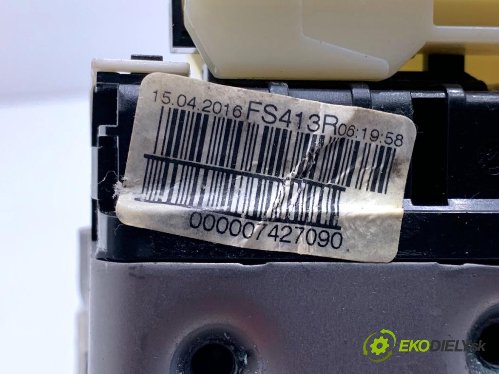 MERCEDES-BENZ W218 Kombi 2016 190 kW CLS 350 d 4-matic (218.994) 2987 zámok Dvere pravy predný A0997200435