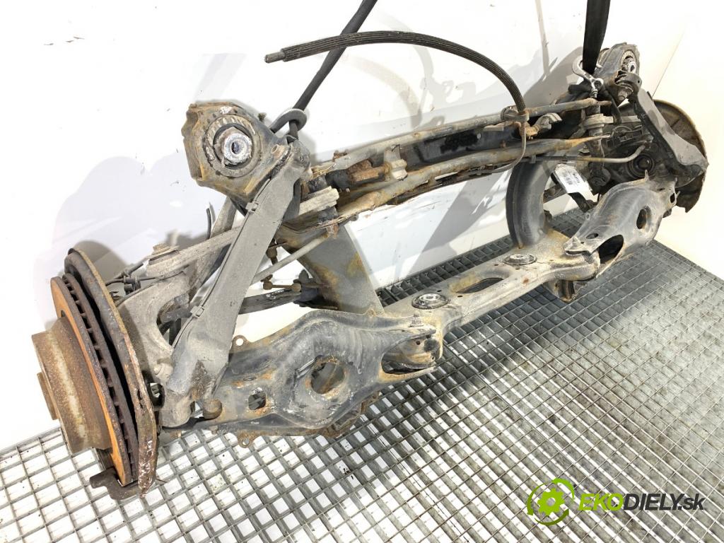 MERCEDES-BENZ W218 Kombi 2016 190 kW CLS 350 d 4-matic (218.994) 2987 výztuha zadní část 2183500902