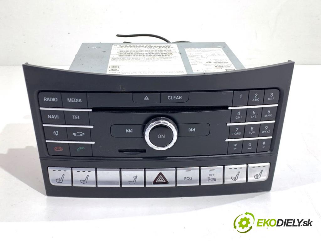 MERCEDES-BENZ W218 Kombi 2016 190 kW CLS 350 d 4-matic (218.994) 2987 RADIO A2189000508 (Audio zařízení)