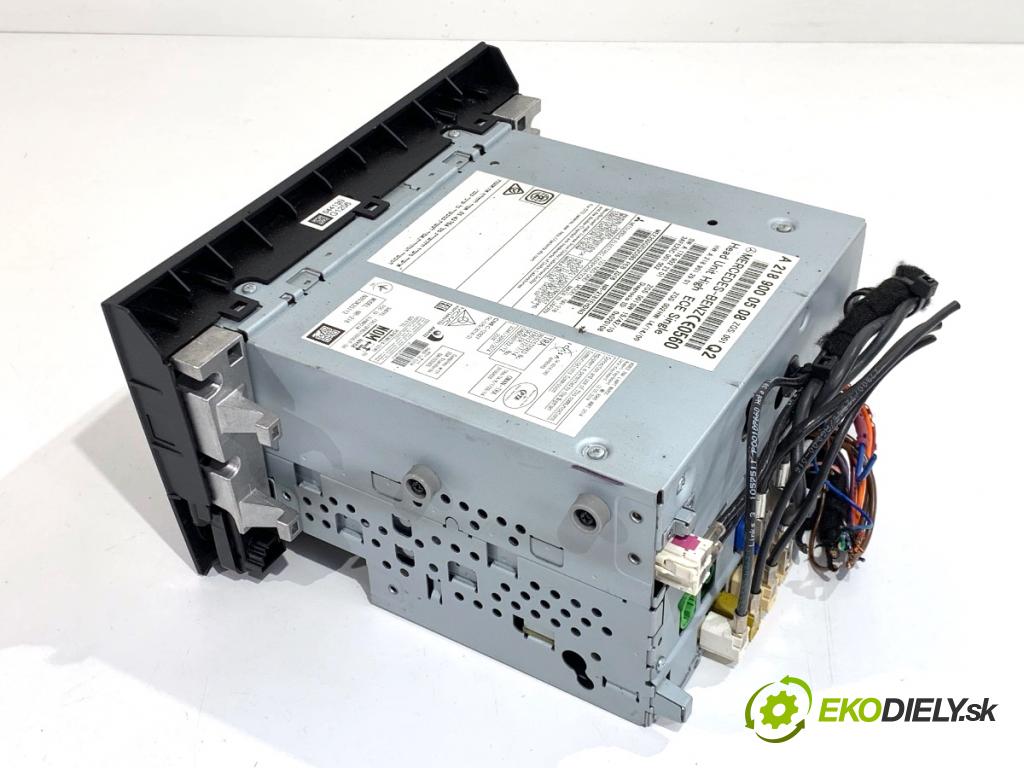 MERCEDES-BENZ W218 Kombi 2016 190 kW CLS 350 d 4-matic (218.994) 2987 RADIO A2189000508 (Audio zařízení)