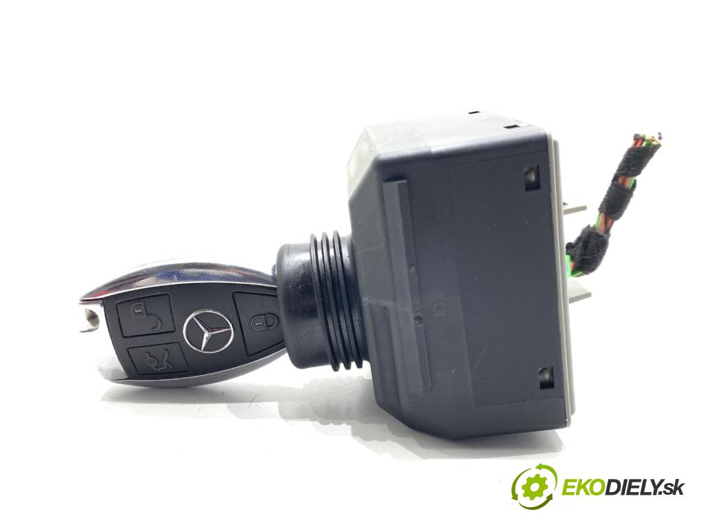 MERCEDES-BENZ W218 Kombi 2016 190 kW CLS 350 d 4-matic (218.994) 2987 spinačka A2189054701 (Spínacia skrinka)