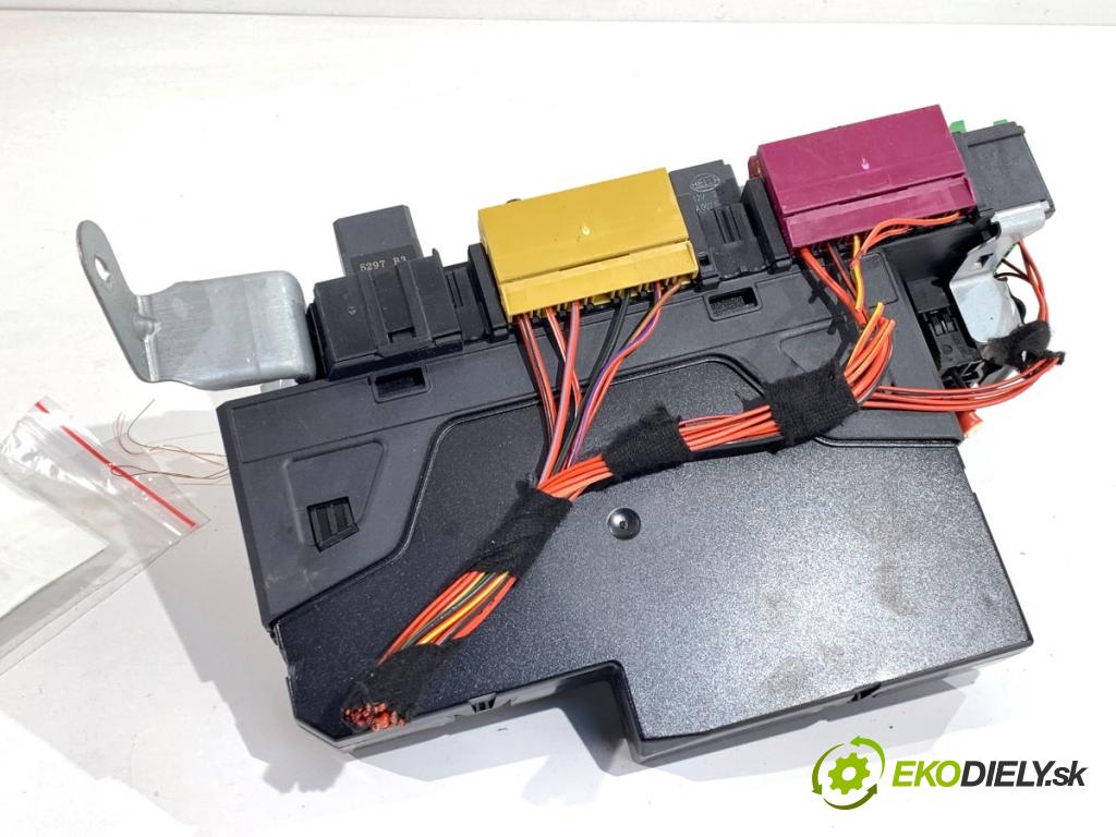 MERCEDES-BENZ W218 Kombi 2016 190 kW CLS 350 d 4-matic (218.994) 2987 Skrinka poistková 2129004122 (Poistková skrinka)