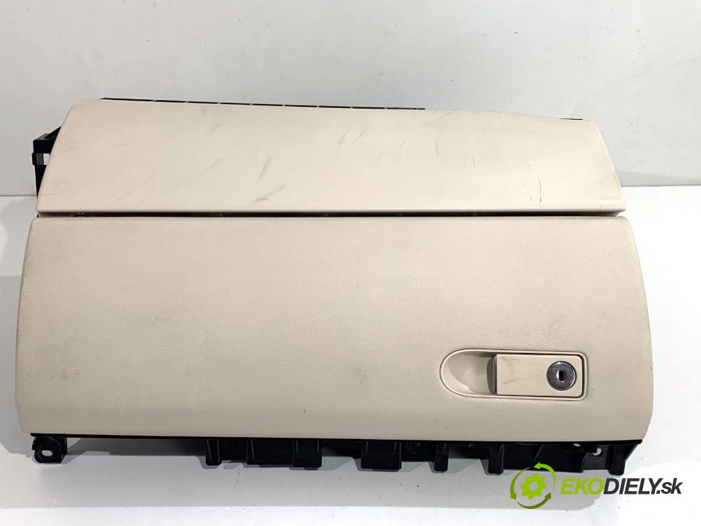 MERCEDES-BENZ W218 Kombi 2016 190 kW CLS 350 d 4-matic (218.994) 2987 přihrádka kastlík spolujezdce  (Přihrádka (kastlík))