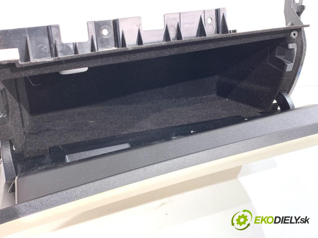 MERCEDES-BENZ W218 Kombi 2016 190 kW CLS 350 d 4-matic (218.994) 2987 přihrádka kastlík spolujezdce  (Přihrádka (kastlík))