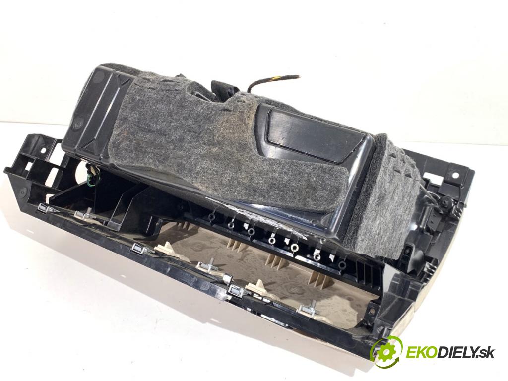 MERCEDES-BENZ W218 Kombi 2016 190 kW CLS 350 d 4-matic (218.994) 2987 přihrádka kastlík spolujezdce  (Přihrádka (kastlík))