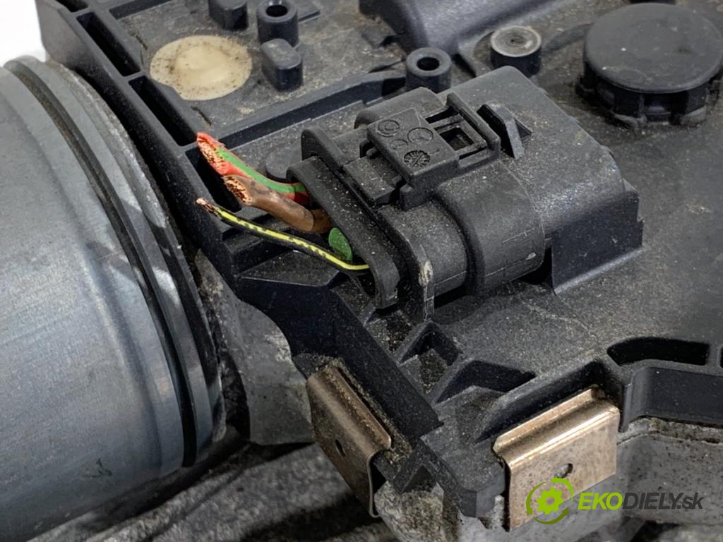 MERCEDES-BENZ W218 Kombi 2016 190 kW CLS 350 d 4-matic (218.994) 2987 Mechanizmus stieračov predný A2128201240 (Motorček stieračov predný)