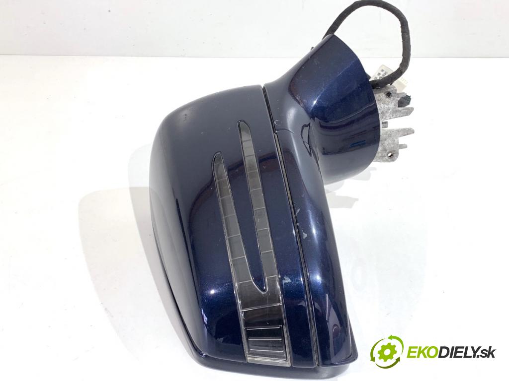 MERCEDES-BENZ W218 Kombi 2016 190 kW CLS 350 d 4-matic (218.994) 2987 zpětné zrcátko pravý 890