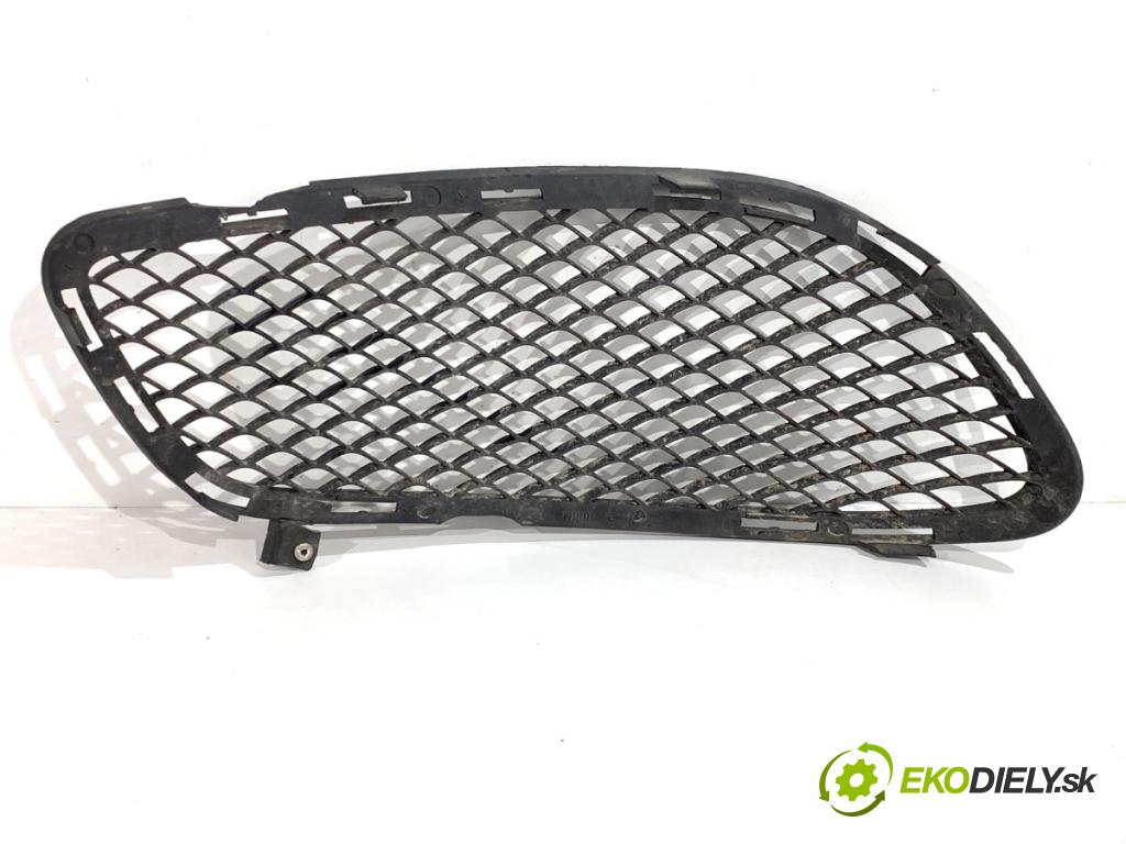 MERCEDES-BENZ W218 Kombi 2016 190 kW CLS 350 d 4-matic (218.994) 2987 Mriežky nárazníka pravy predný A2188852023