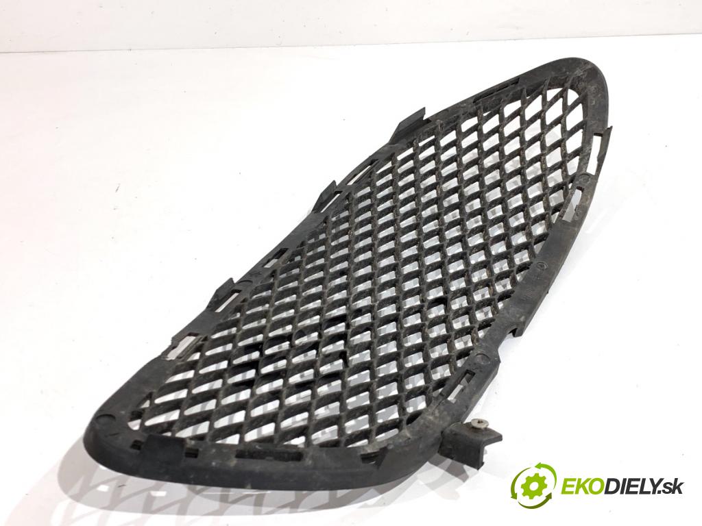 MERCEDES-BENZ W218 Kombi 2016 190 kW CLS 350 d 4-matic (218.994) 2987 Mriežky nárazníka pravy predný A2188852023