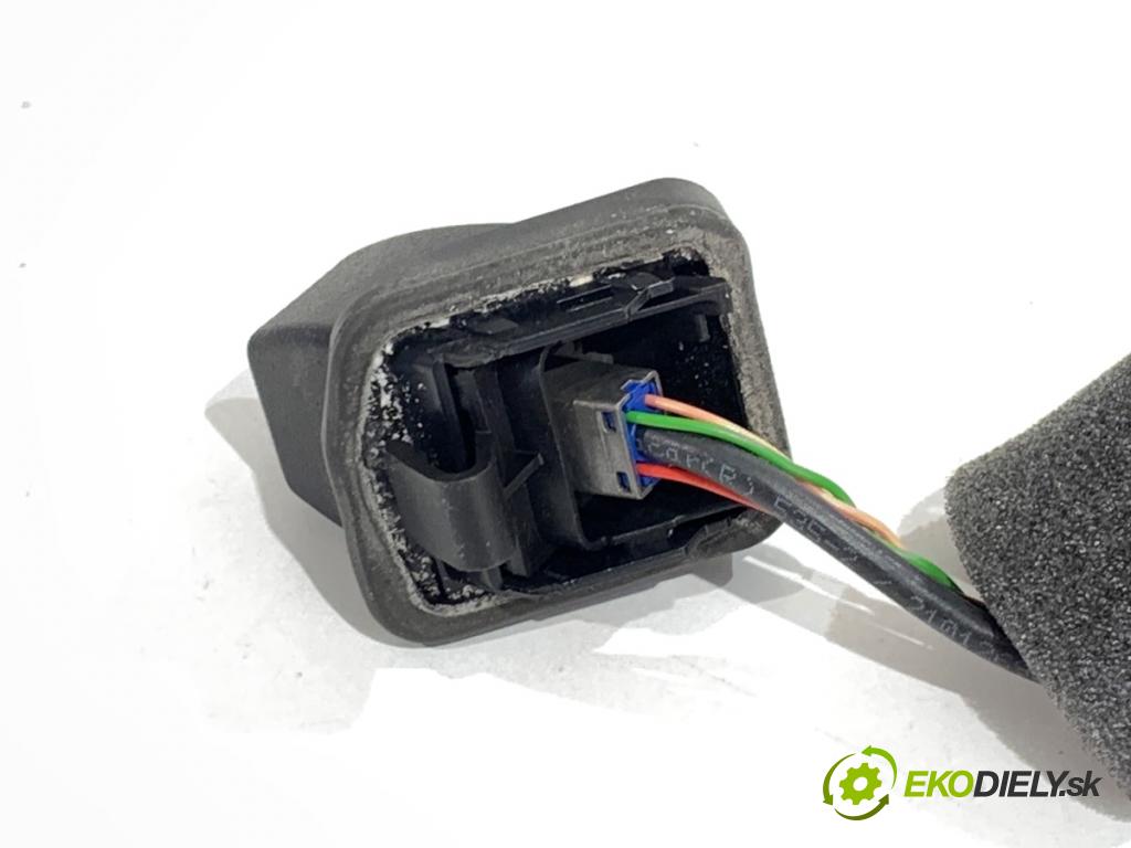 MERCEDES-BENZ W218 Kombi 2016 190 kW CLS 350 d 4-matic (218.994) 2987 KAMERA A0008203703