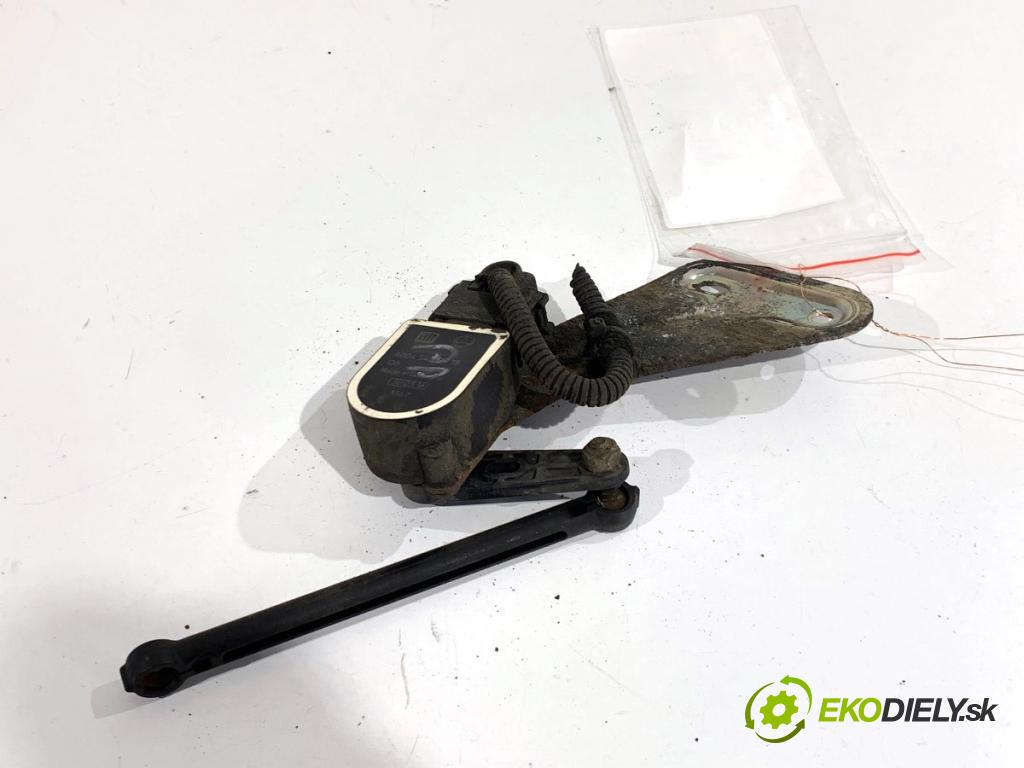 MERCEDES-BENZ W218 Kombi 2016 190 kW CLS 350 d 4-matic (218.994) 2987 snímač ÚROVEŇ: XENON přední část levý A0045429918