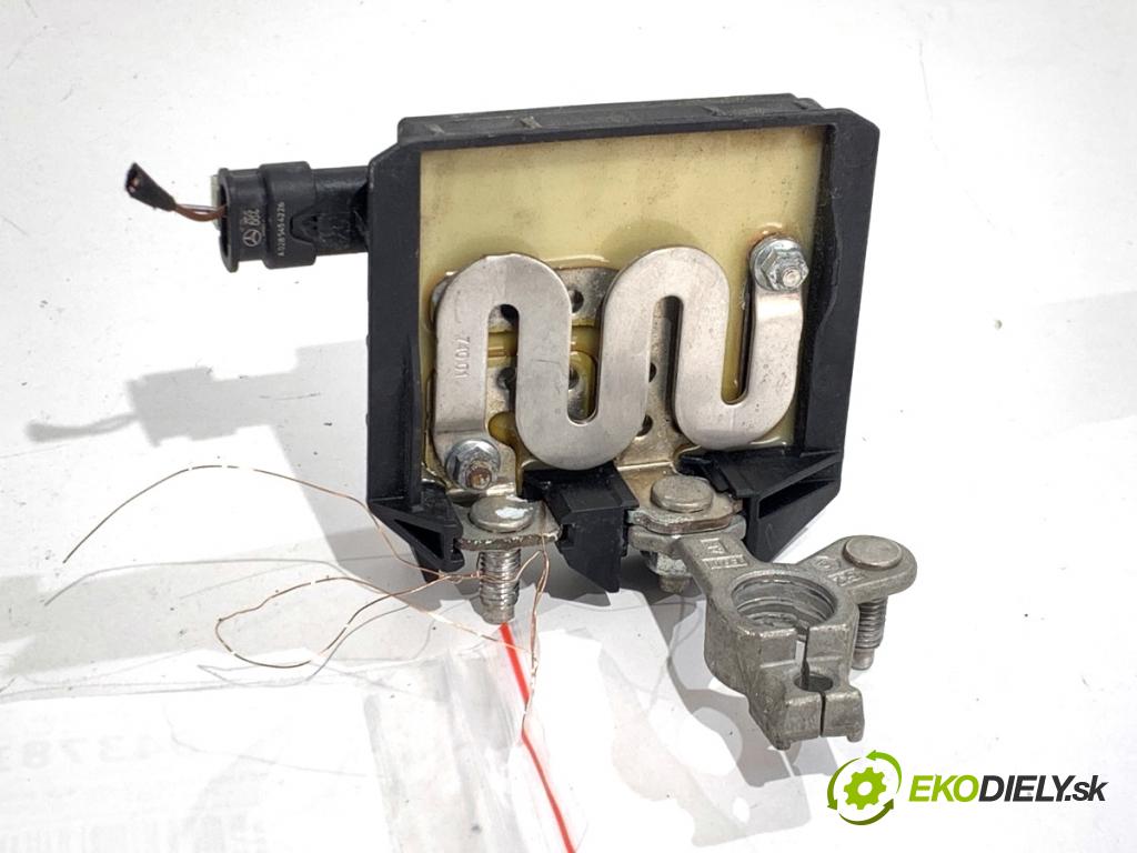 MERCEDES-BENZ W218 Kombi 2016 190 kW CLS 350 d 4-matic (218.994) 2987 svorka plus A0009061505